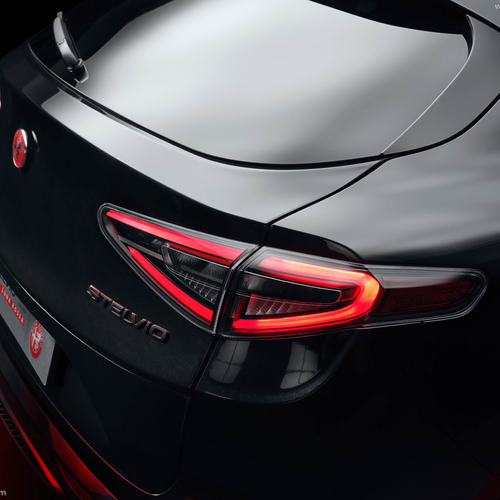 2027 Alfa Romeo Stelvio Luna Rossa Exterior
